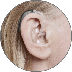 Hinter dem Ohr Hörgeräte
